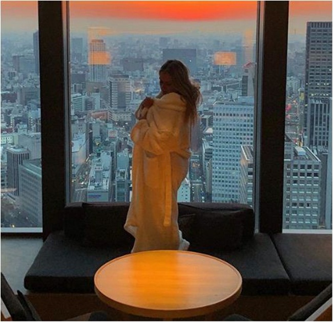 So độ ăn chơi sang chảnh của cậu ấm cô chiêu nhà các tỷ phú giàu nhất nhì TG-21