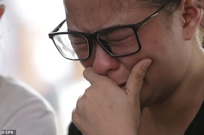Nước mắt cay đắng của người nhà nạn nhân trong vụ máy bay chở 189 hành khách rơi xuống biển-10