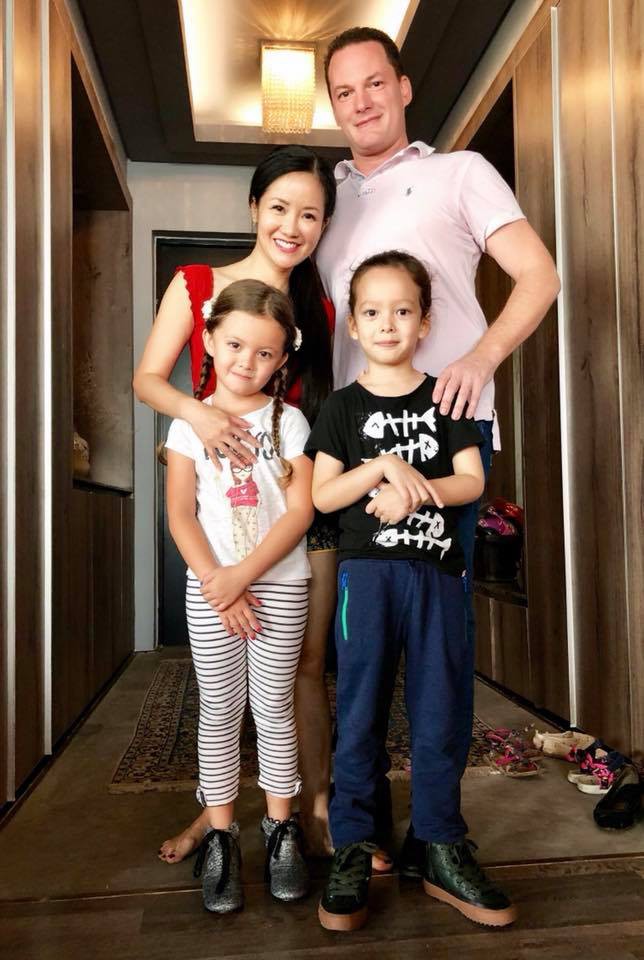 Chốn đi về của 3 mẹ con diva Hồng Nhung sau khi ly hôn với chồng Tây-1