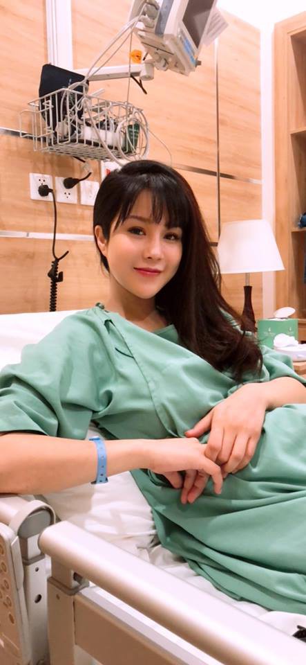 Diệp Lâm Anh vừa hạ sinh con gái đầu lòng nặng 3 kg-1