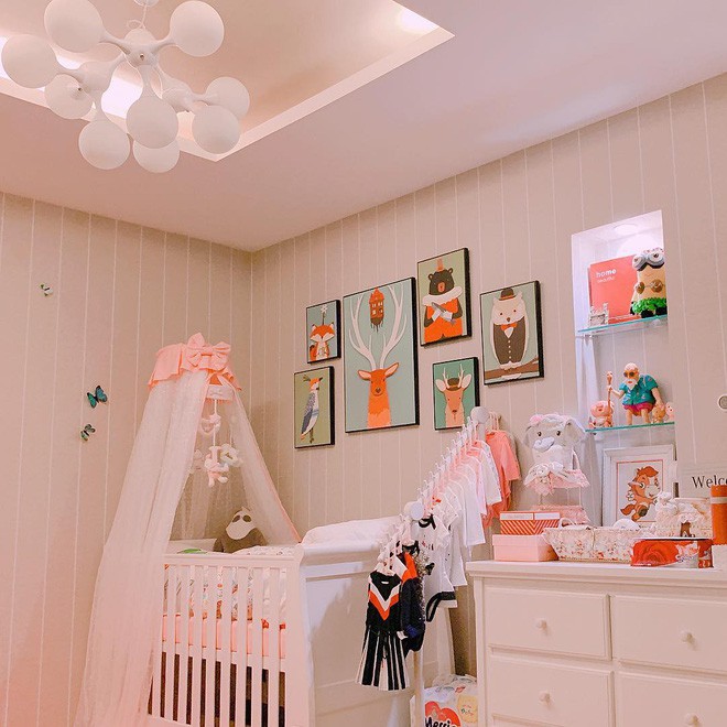 Diệp Lâm Anh vừa hạ sinh con gái đầu lòng nặng 3 kg-7