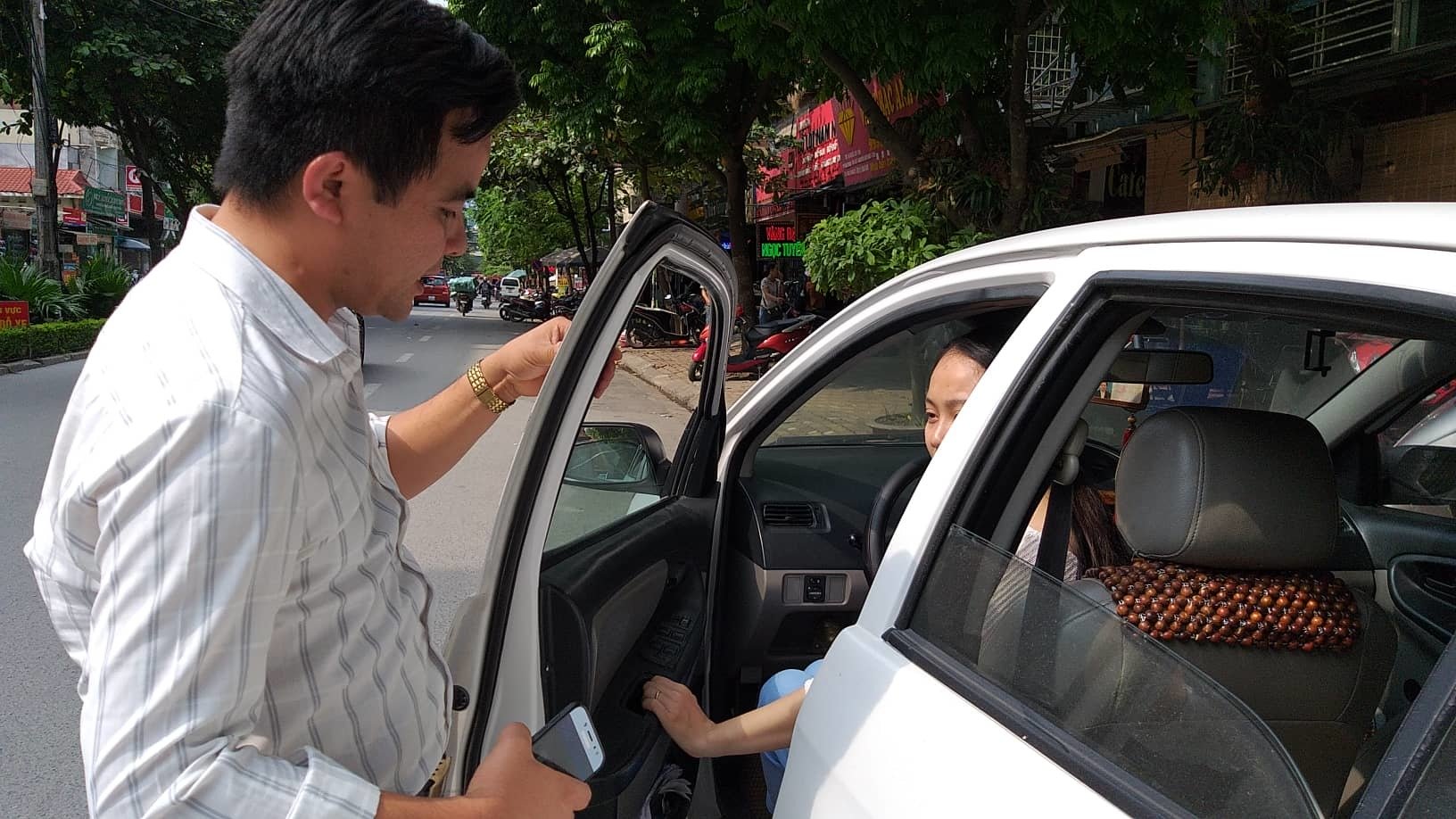 Học viên ngoại tình, thầy giáo lái xe nhận đòn oan-2