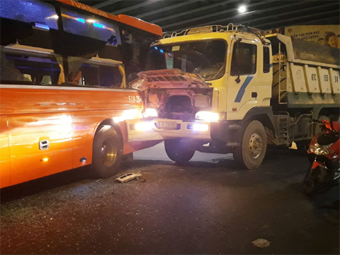 Điều tra tú bà môi giới gái bán dâm giá 2 triệu ở Hà Nội-3