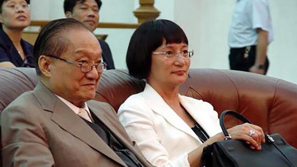 Nhìn hai người vợ của nhà văn Kim Dung đi, thất bại của cơm và sự lên ngôi của phở là bài học đắt giá cho chị em đấy!-2