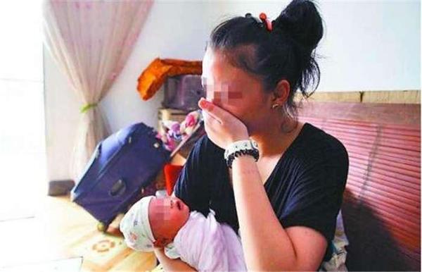 Từng phá thai 6 lần, đến lần thứ 7 mẹ trẻ sinh con nhưng gia đình không ai dám bế-3