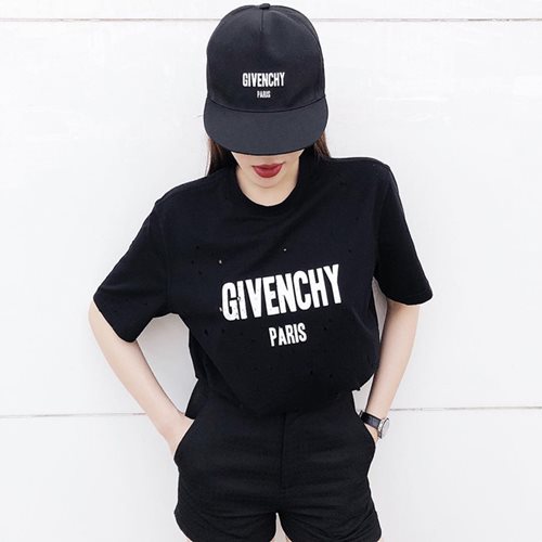 Kỳ Duyên hiếm hoi mặc áo 150 ngàn đồng, fan tưởng áo hiệu chục triệu-6