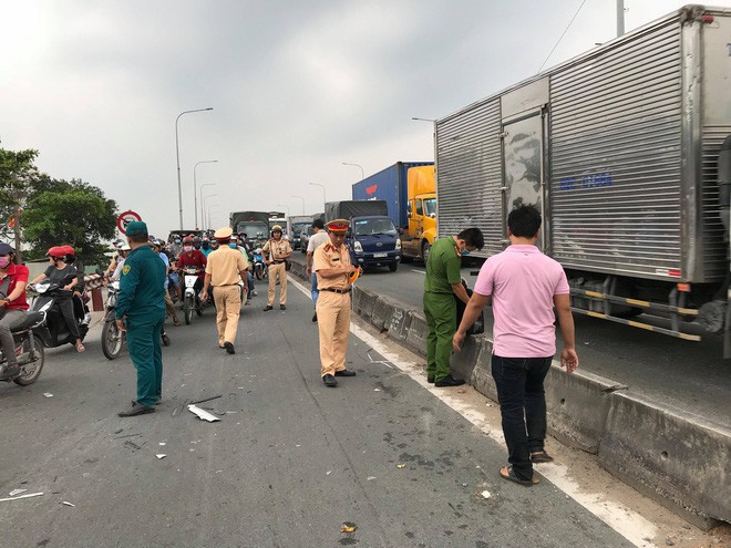 Cự cãi sau va chạm giao thông, nam thanh niên rút dao đâm rồi tông thẳng xe máy khiến 1 người tử vong-1