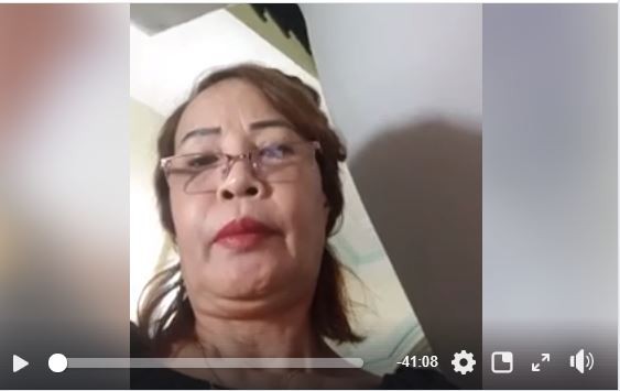 Ham livestream, cô dâu 62 tuổi lộ rõ vẻ già nua như chưa thẩm mỹ, dân mạng nghi ngờ làm màu để bán hàng online-7