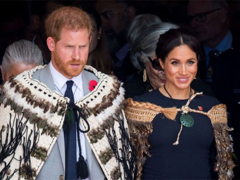 Người hâm mộ xôn xao trước tin Nữ hoàng Anh khó chịu khi Meghan dụ dỗ chồng rời bỏ tước vị vì lý do này-3