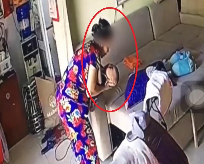 Người giúp việc liên tục nhổ nước bọt vào miệng bé trai 6 tháng tuổi vì… gắt ngủ-1