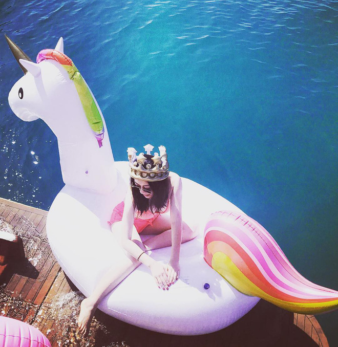 Ở Trung Quốc có hội bạn thân toàn tiểu thư trâm anh thế phiệt, xinh đẹp và tất nhiên, rất giàu có!-36