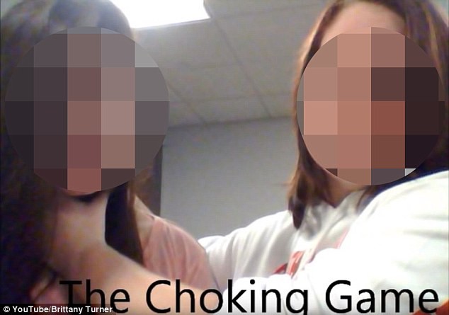 Học sinh Úc rộ trào lưu nguy hiểm: Bóp cổ nhau đến ngất xỉu để quay clip đăng lên MXH-1