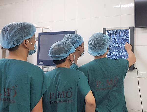 Mẹ bầu Hà Nội nhập viện vì ra máu, bác sĩ siêu âm khắp tử cung... không thấy thai-1