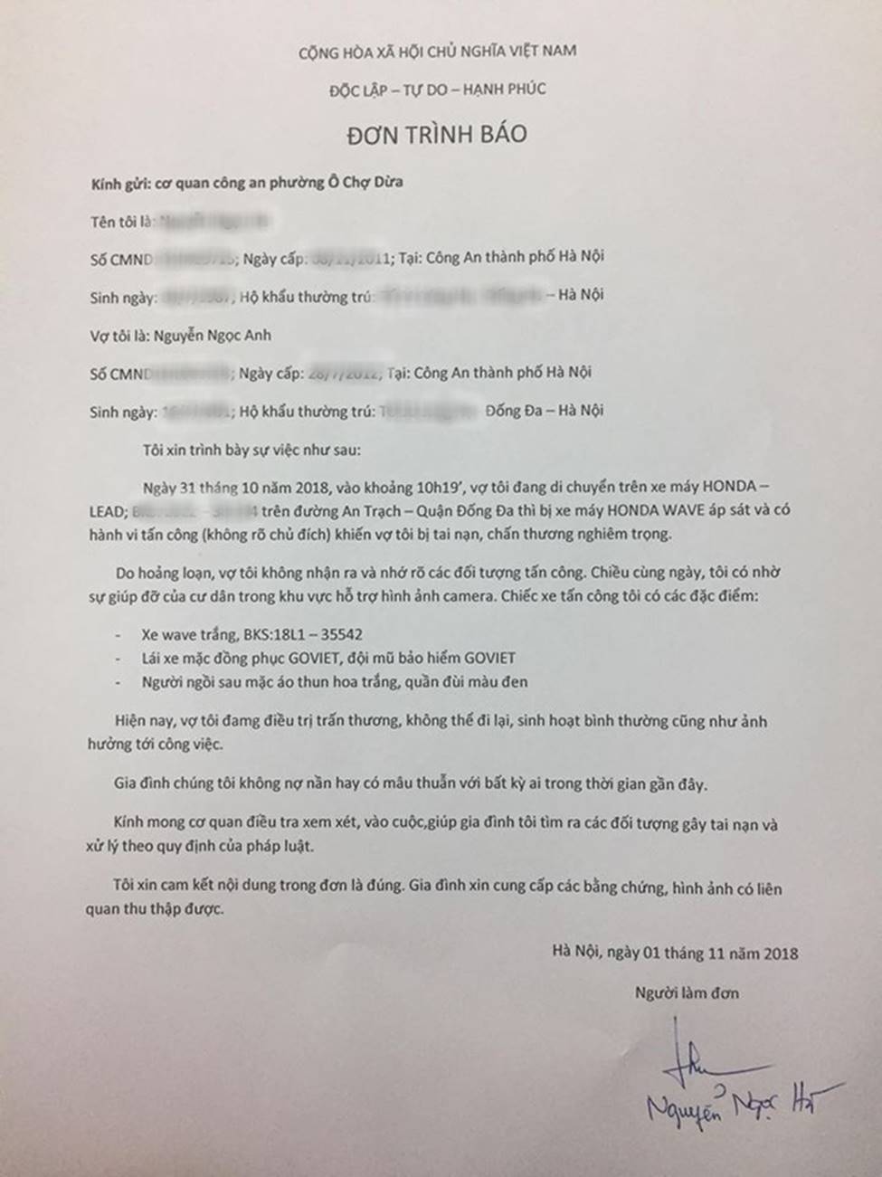 Hà Nội: Người phụ nữ đi xe máy bị 2 đối tượng áp sát đạp ngã sấp mặt xuống đường-3
