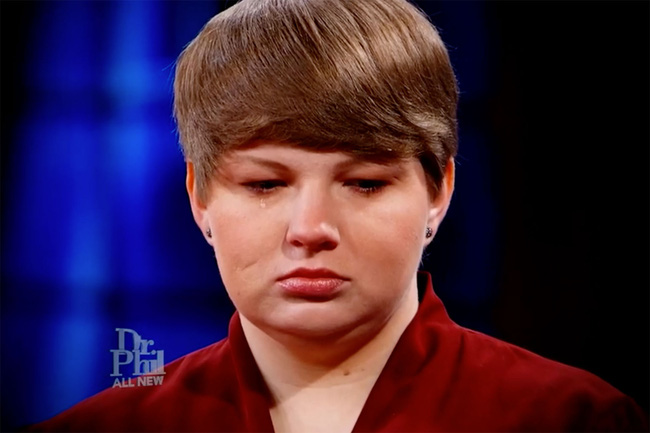 Ác mộng kinh hoàng của cô bé trong tủ áo: Chỉ được thấy ánh sáng khi bị bố mẹ cưỡng bức, tra tấn-10