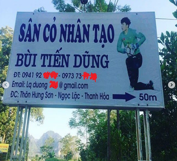 Hai anh em nhà thủ môn Bùi Tiến Dũng góp tiền xây sân bóng phục vụ người dân quê nhà-2