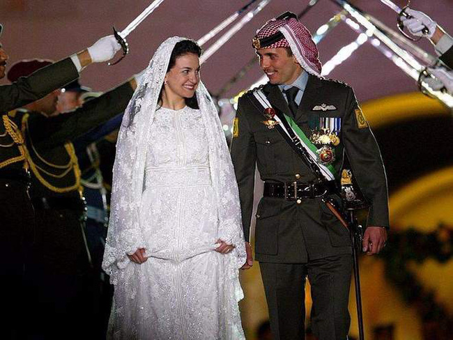 Chùm ảnh những chiếc váy cưới của các hoàng gia trên khắp thế giới-13