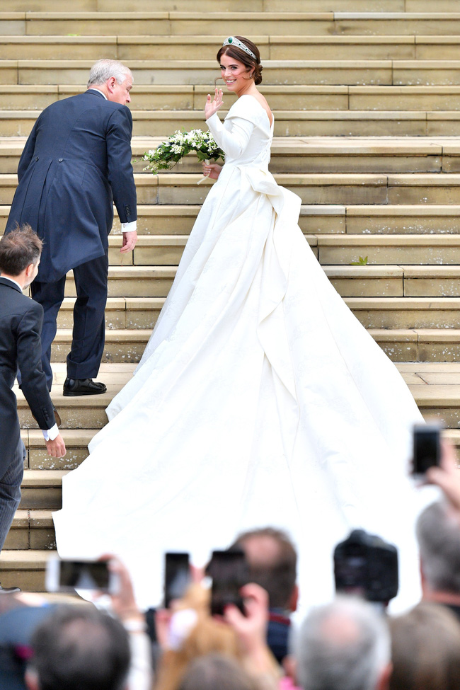 Chùm ảnh những chiếc váy cưới của các hoàng gia trên khắp thế giới-8