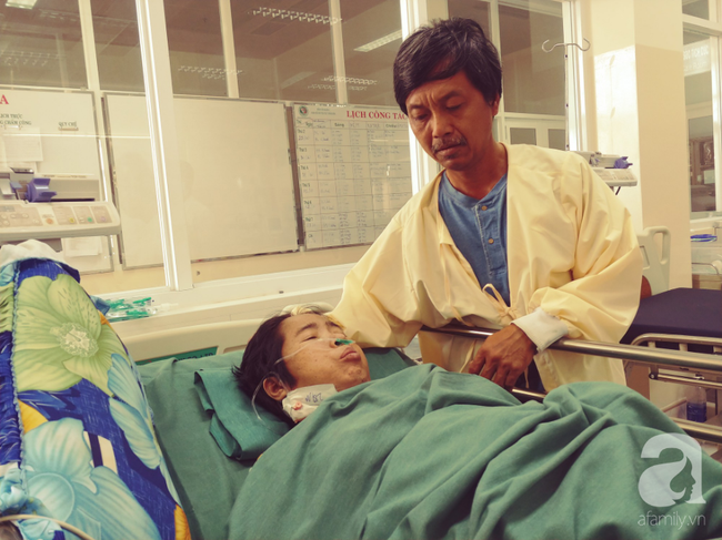 Bị vợ hờ” suy thận nặng, sắp mù lòa đuổi về, chồng vẫn quyết bám trụ chăm vợ đến hơi thở sau cùng-1