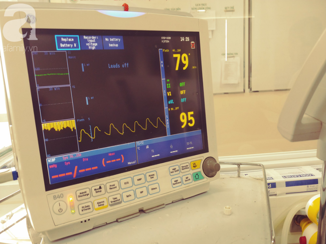 Bị vợ hờ” suy thận nặng, sắp mù lòa đuổi về, chồng vẫn quyết bám trụ chăm vợ đến hơi thở sau cùng-8