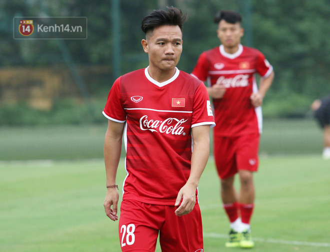 Tuyển Việt Nam bất ngờ loại 2 tuyển thủ trong đêm, chính thức chốt danh sách dự AFF Cup 2018-1