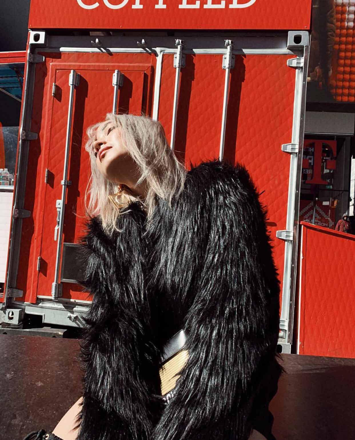 Chưa rét nhưng hàng loạt sao Việt đã chịu nóng để diện áo lông cho sang?-2