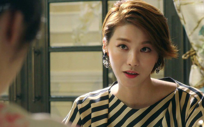 Bồ nhí vác bụng bầu 5 tháng đến nhà bắt vạ, vợ quẳng cho sấp tiền và nói 1 câu khiến cô ta lặn mất tăm-2