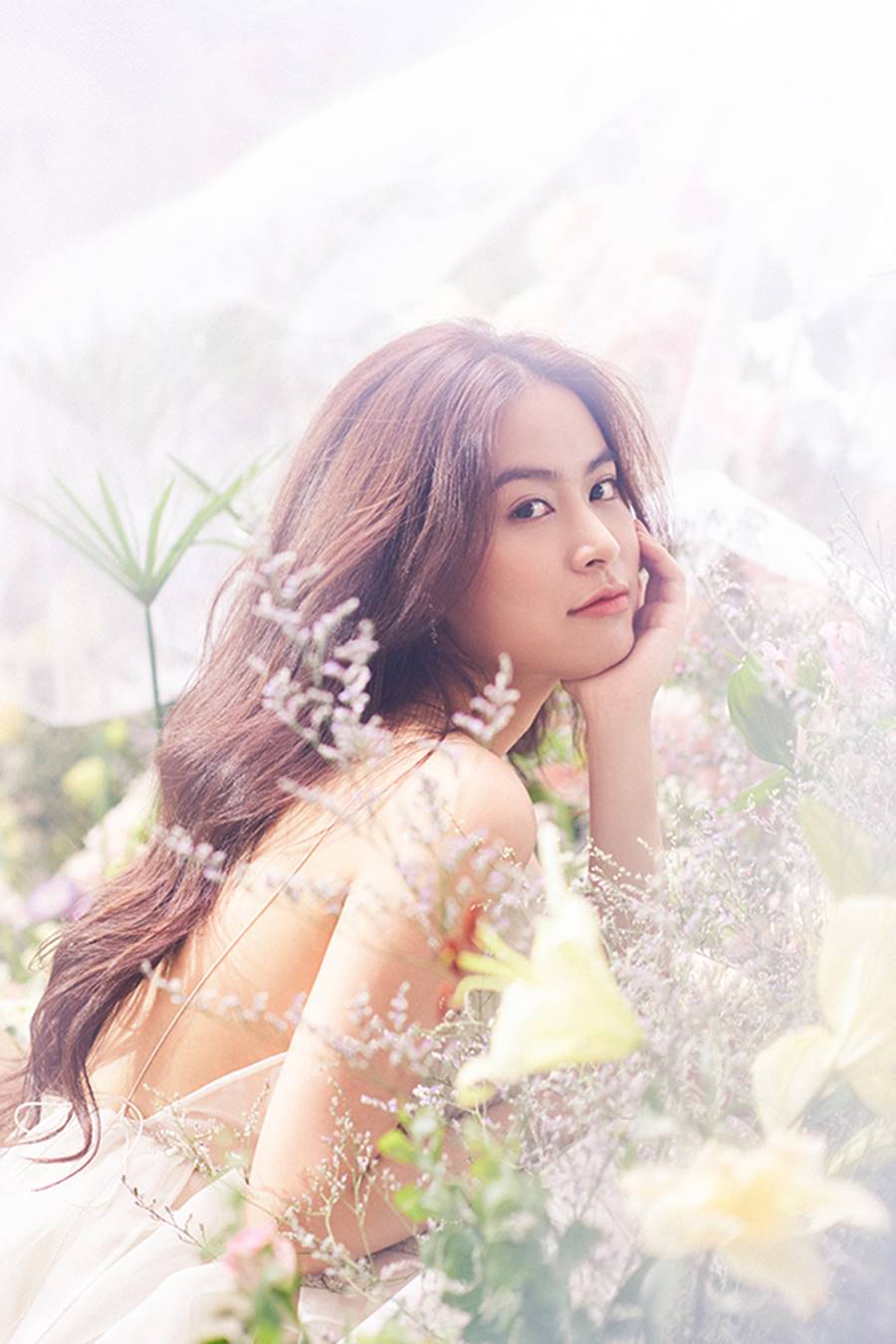 Hoàng Thuỳ Linh hoá nàng tiên hoa ngọt ngào-8