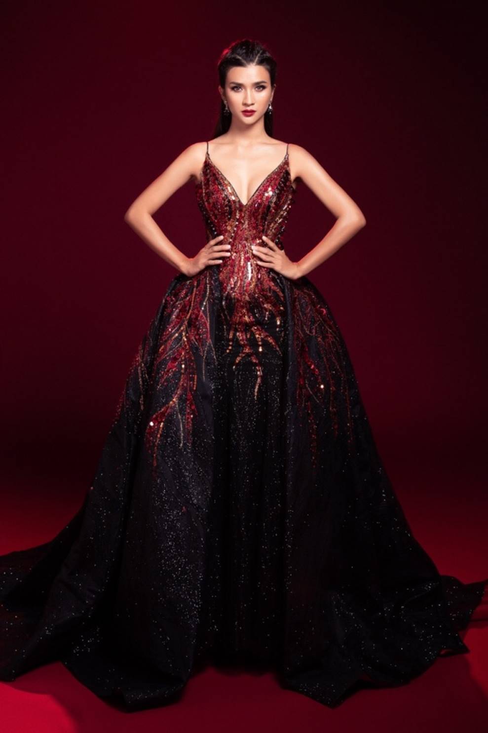 Kim Tuyến lần cuối tung loạt ảnh kiêu kỳ, mong muốn thoát vai cô Ba Trà-19