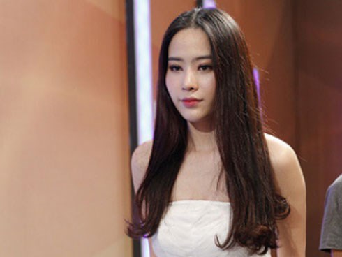 Không những không chúc mừng, Nam Em còn phản ứng khó tin thế này khi Phương Khánh đăng quang Hoa hậu Trái đất 2018
