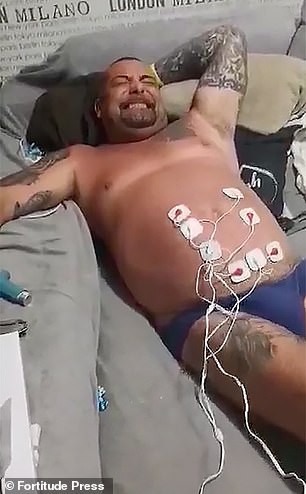 Ông chồng liên tục tuyên bố đẻ con dễ ợt, khi lắp chiếc máy này vào mới khóc lóc xin rút lại lời đã nói-5