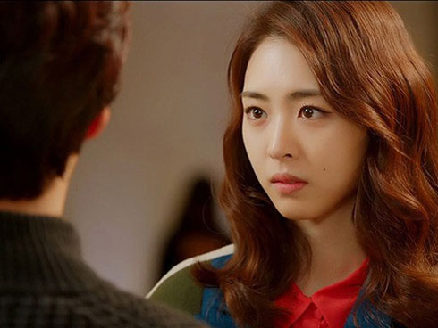 Chồng lồng lộn như thú dữ khi thấy vợ yêu nhền nhện bước ra từ phòng tắm-3