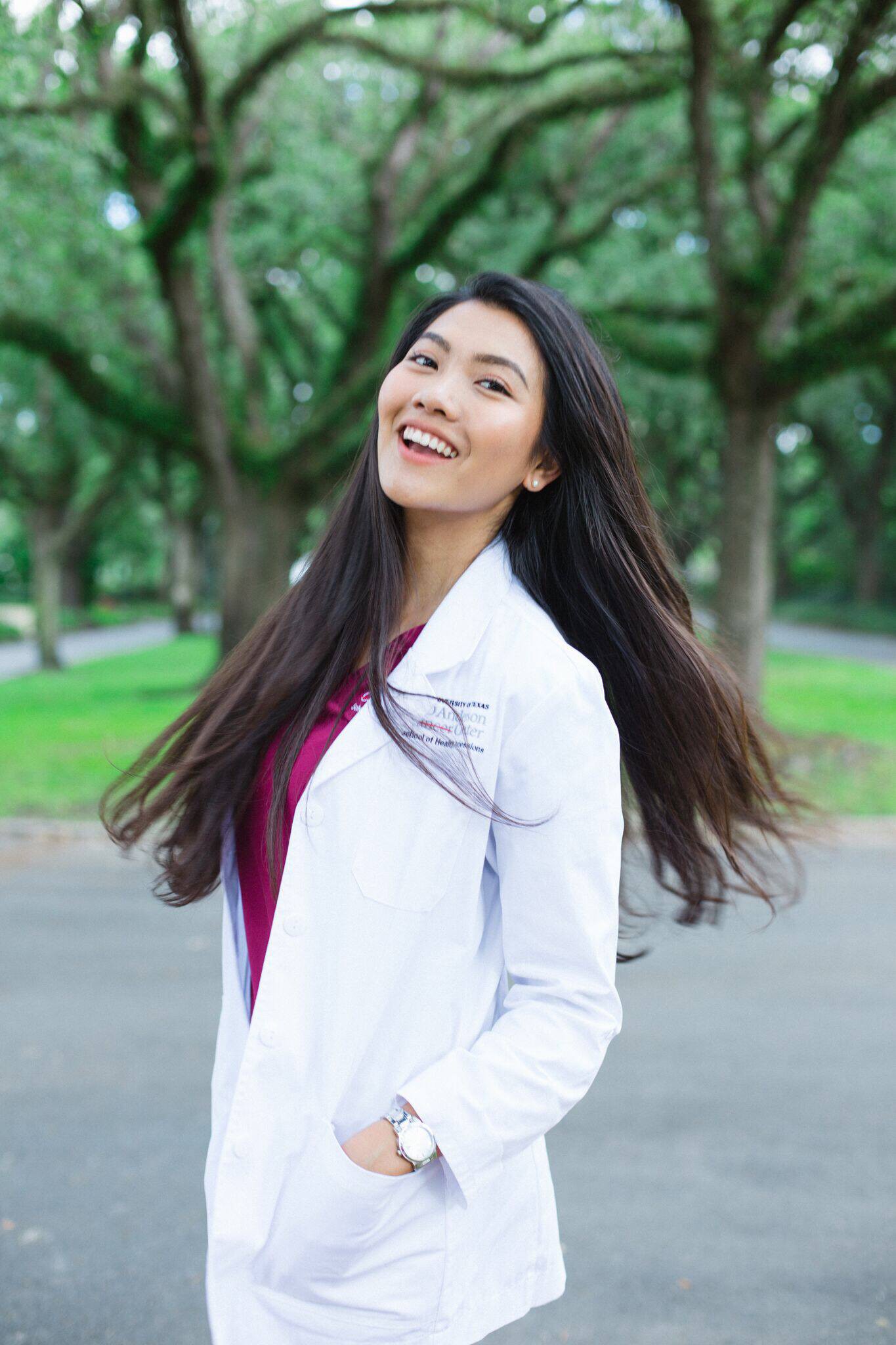 Sinh viên ngành Y Dược hot đến mức độ nào: Kẻ là nam thần chốn bệnh viện, người là hotgirl du học sinh tốt nghiệp GPA 4.0 tại Mỹ-1