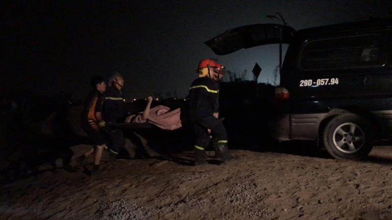 Cô gái cầm lái chiếc Mercedes lao xuống sông Hồng là sinh viên vừa tốt nghiệp đại học-1