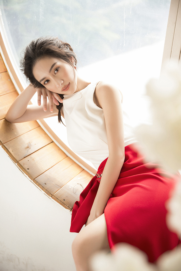 Jun Vũ khoe vẻ đẹp mong manh nhưng đầy quyến rũ với đường cong hút mắt-6