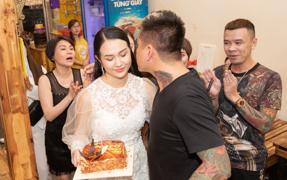 Tuấn Hưng nhập viện vì stress và đây là lời động viên ngọt ngào của bà xã-3