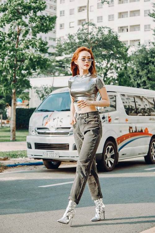 Nắm tay trai lạ, diện bikini, Minh Hằng khiến dân tình phát sốt vì vóc dáng không thể chuẩn hơn!-2