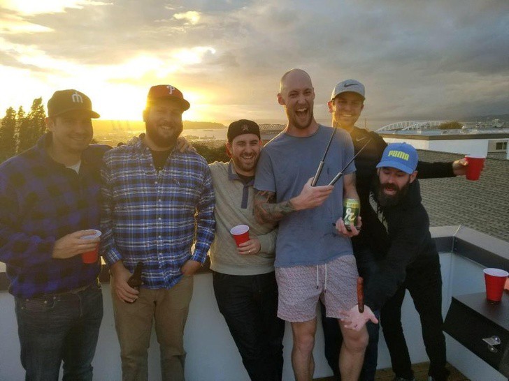 20 bức hình bắt trúng khoảnh khắc trùng hợp: từ xuất thần đến những sự cố muối mặt-15