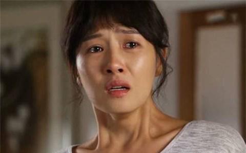 Đêm tân hôn kinh hoàng vì bị mẹ chồng phanh phui quá khứ đen tối-2