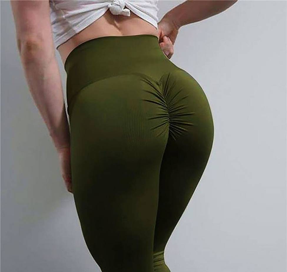 Đỏ mặt với thời trang táo bạo trên từng hạt gạo của chị em-9