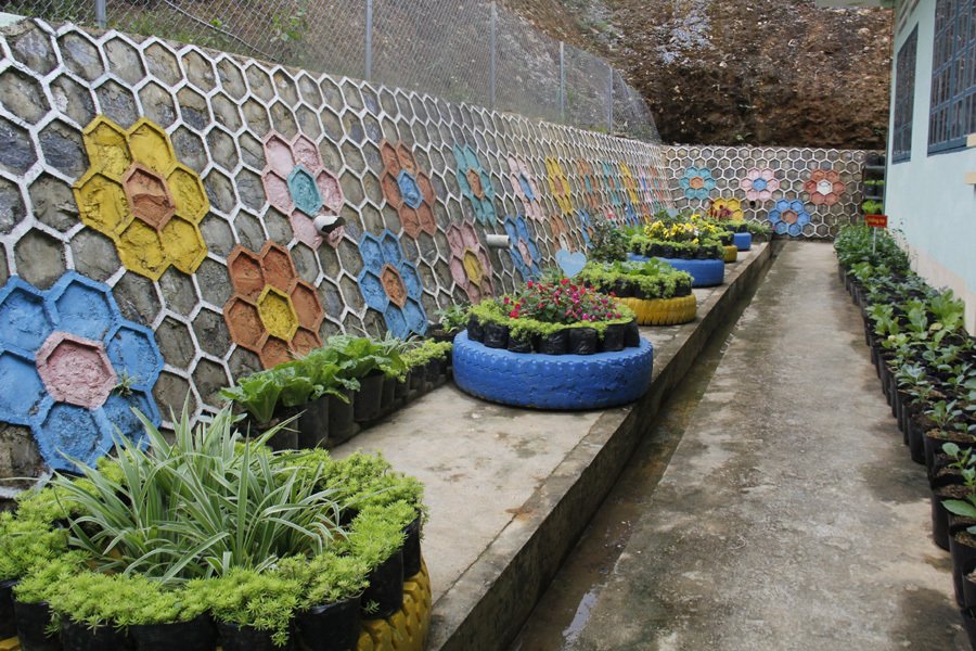 Ngôi trường nằm bên sườn núi khiến ai cũng ngỡ ngàng khi ghé thăm-7