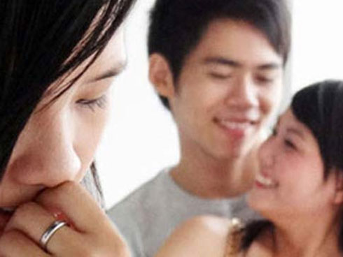 Vợ cay đắng kể chuyện con vừa đầy tháng chồng đã xách vali đến nhà nhân tình ở-3