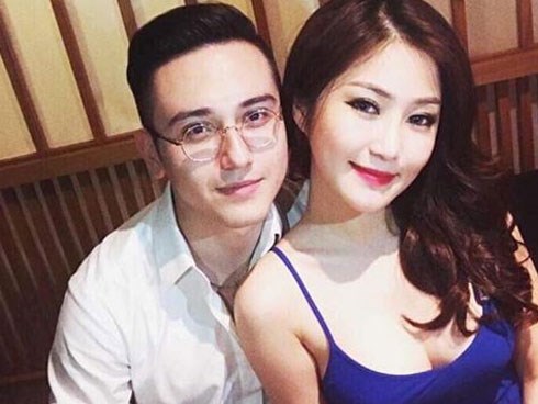 Xuất hiện anh chàng điển trai nghi là người yêu của Hương Tràm vì hành động đầy ngọt ngào này?