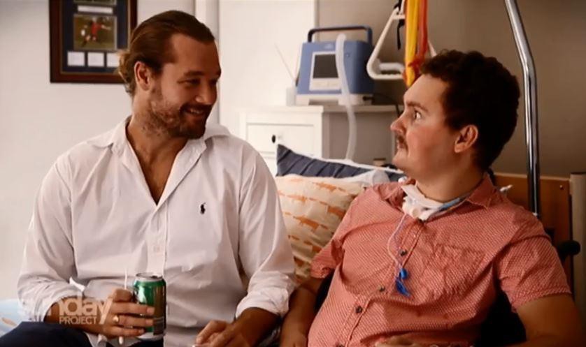 Tài năng bóng bầu dục qua đời sau 8 năm chống chọi với bệnh tật chỉ vì một lần dại dột ăn sống ốc sên-3