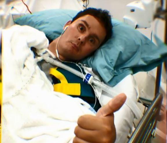 Tài năng bóng bầu dục qua đời sau 8 năm chống chọi với bệnh tật chỉ vì một lần dại dột ăn sống ốc sên-4