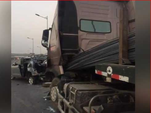 Con trai đâm vỡ đèn xe, mẹ viết thư xin lỗi-1