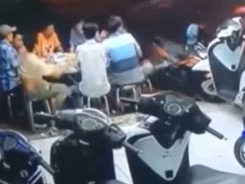 Bài học cho tài xế hung hăng chen làn cướp đường-1