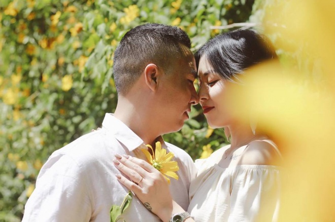 MC Hoàng Linh lại diễn cảnh tình cảm bên bạn trai giữa cánh đồng hoa Đà Lạt-12