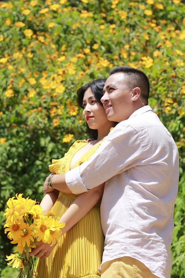 MC Hoàng Linh lại diễn cảnh tình cảm bên bạn trai giữa cánh đồng hoa Đà Lạt-7