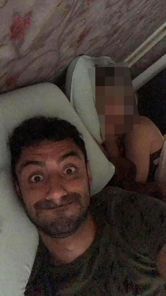 Vụ cầu thủ bị giết hại dã man và ném xác trong rừng: Công bố bức ảnh nạn nhân nằm trên giường với vợ của hung thủ-2